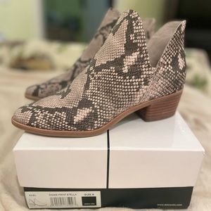Dolce Vita Snake Print Stella booties sz 8